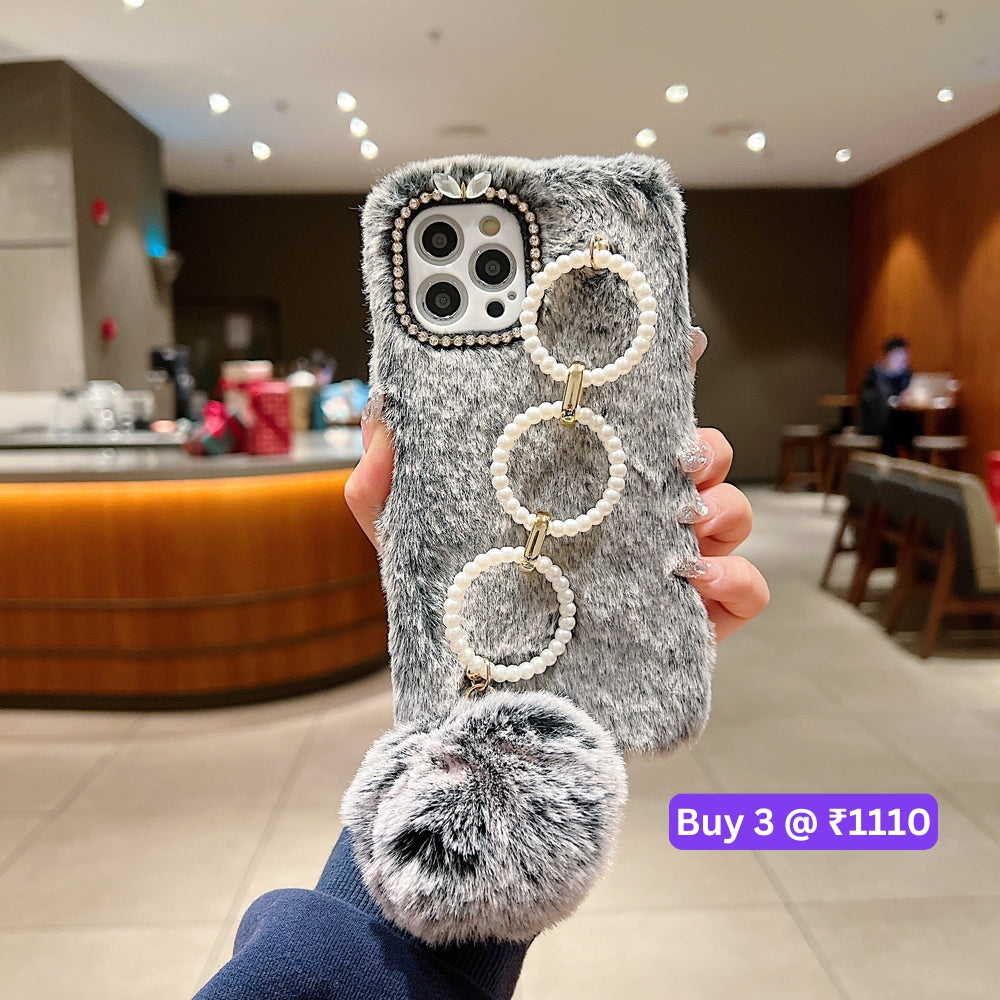 Luxury Winter Soft Furry Phone Case With Pearl Bracelet - iPhone 16 Plus