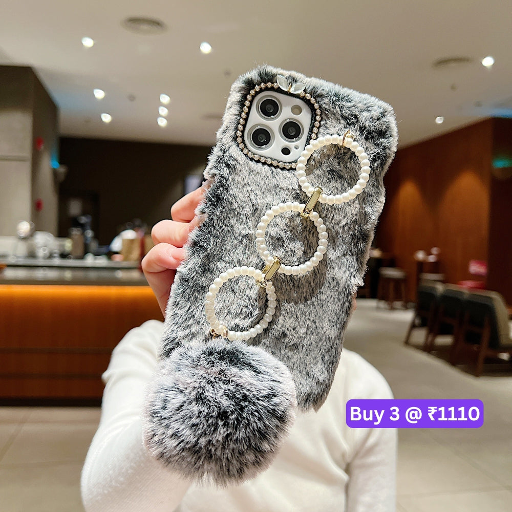 Luxury Winter Soft Furry Phone Case With Pearl Bracelet - iPhone 16 Plus
