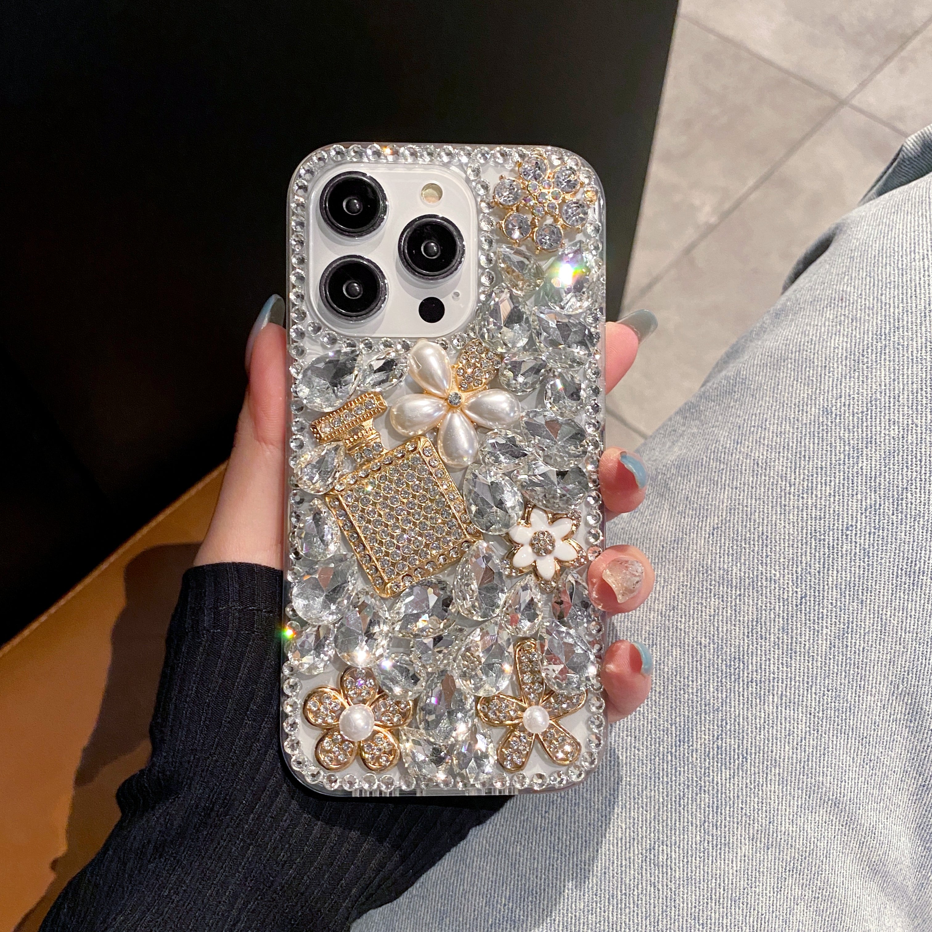 Handmade Crystal Pearl And Floral Plating Anti-fall Case - iPhone 15 Plus