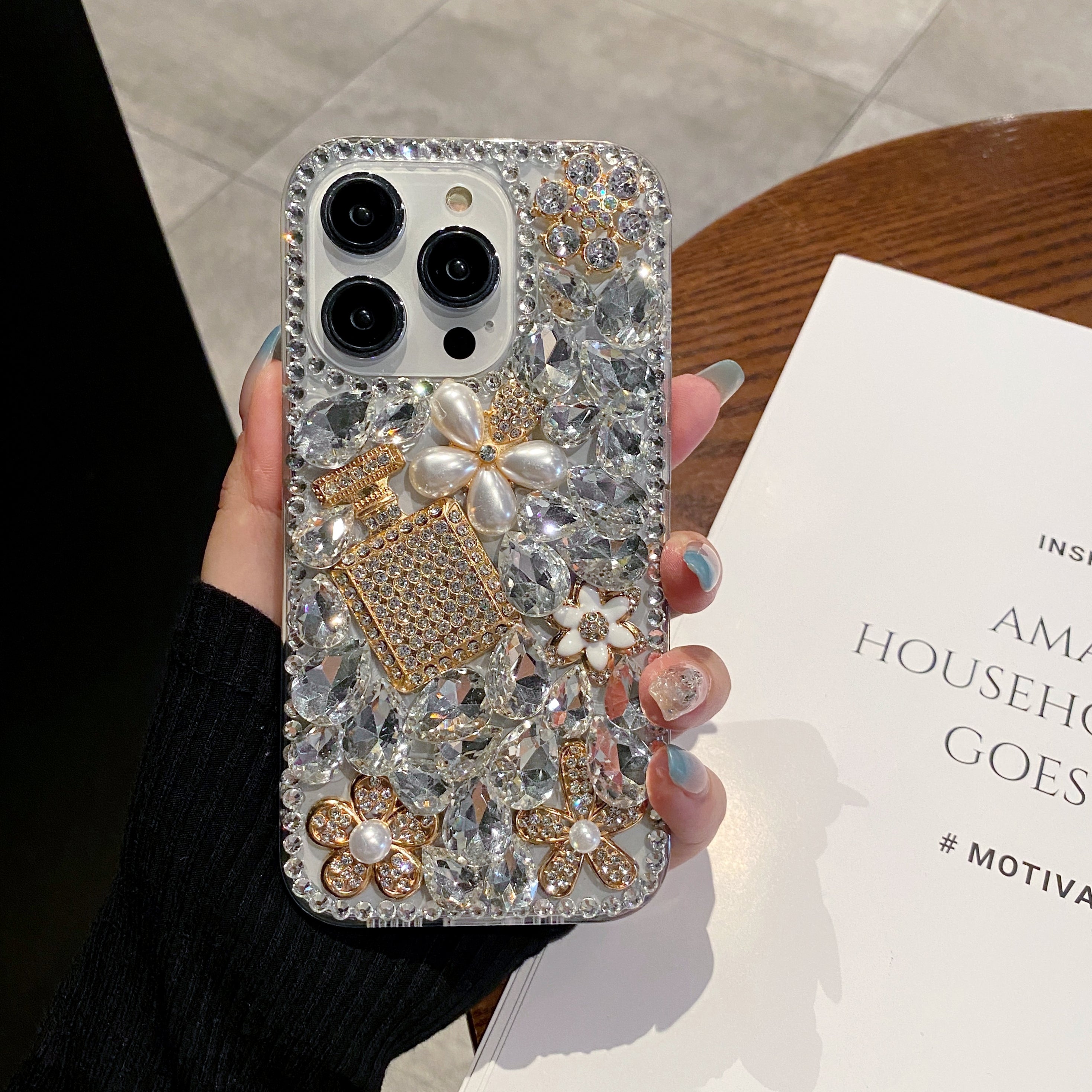 Handmade Crystal Pearl And Floral Plating Anti-fall Case - iPhone 15 Plus