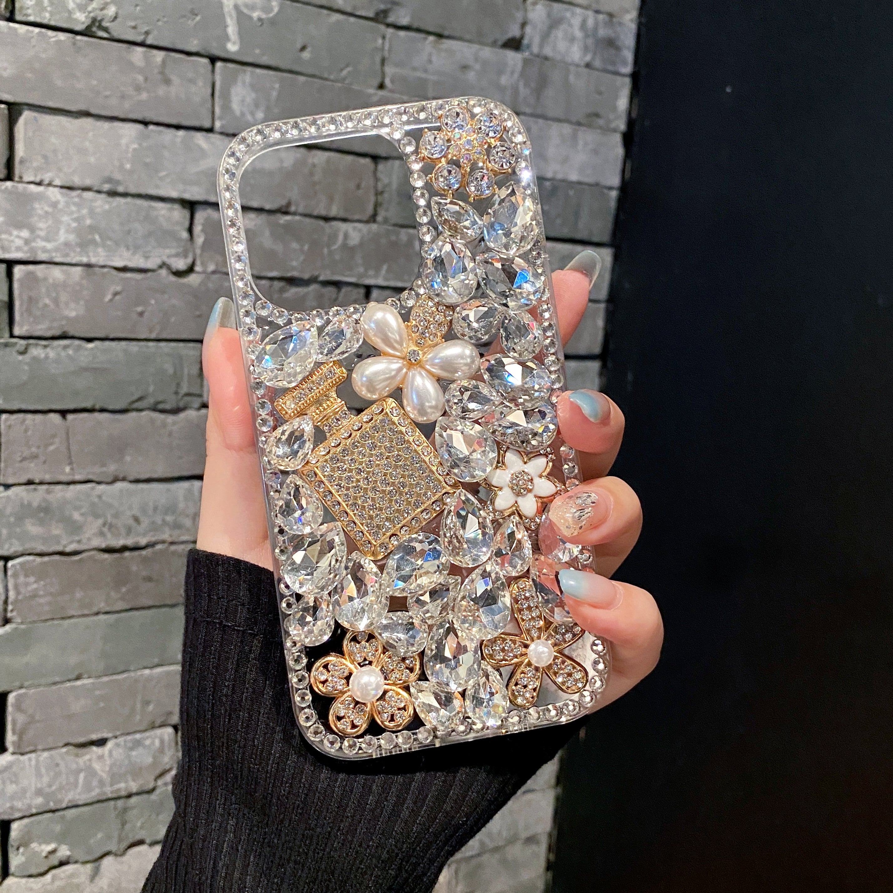 Handmade Crystal Pearl And Floral Plating Anti-fall Case - iPhone 15 Plus