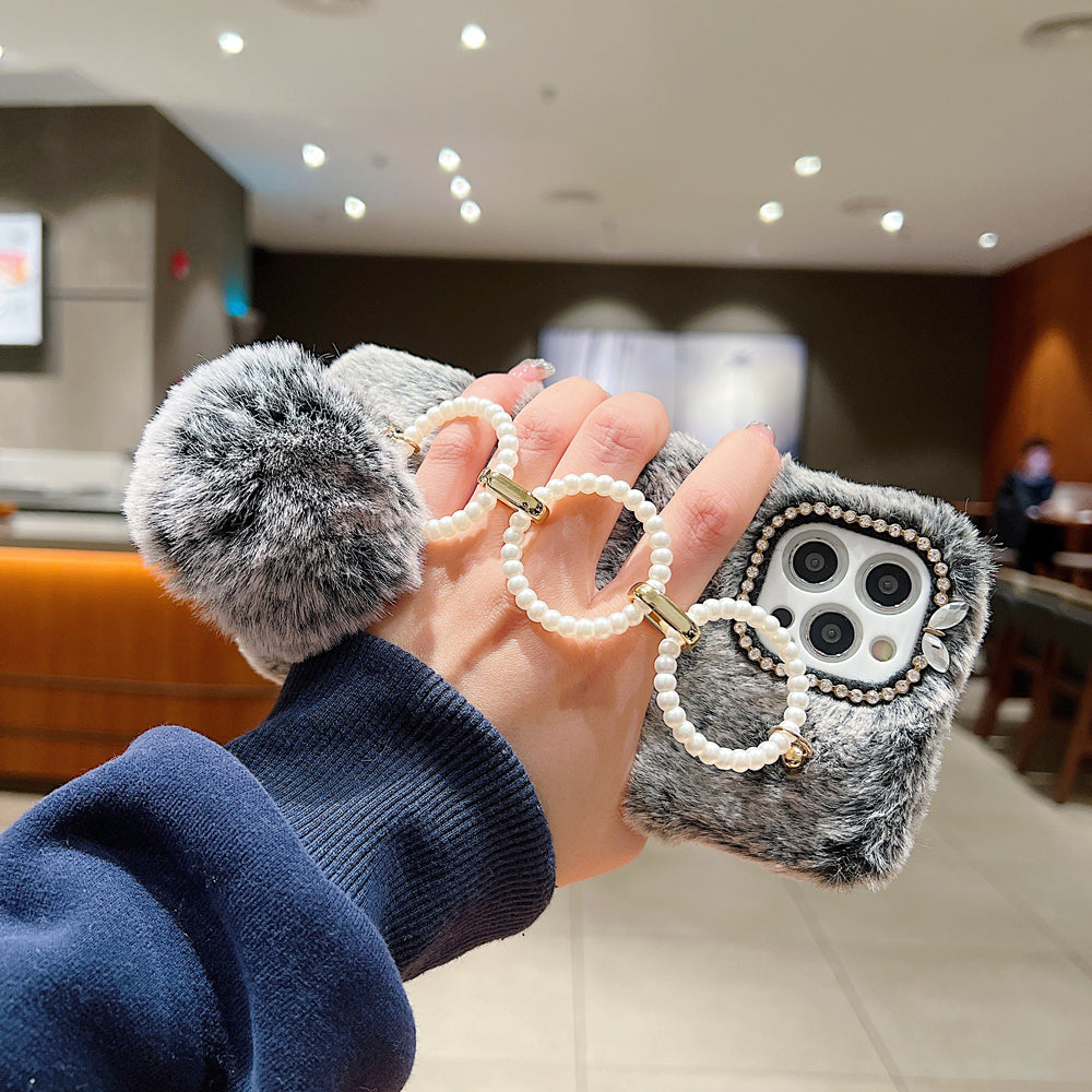 Luxury Winter Soft Furry Phone Case With Pearl Bracelet - Samsung S23FE